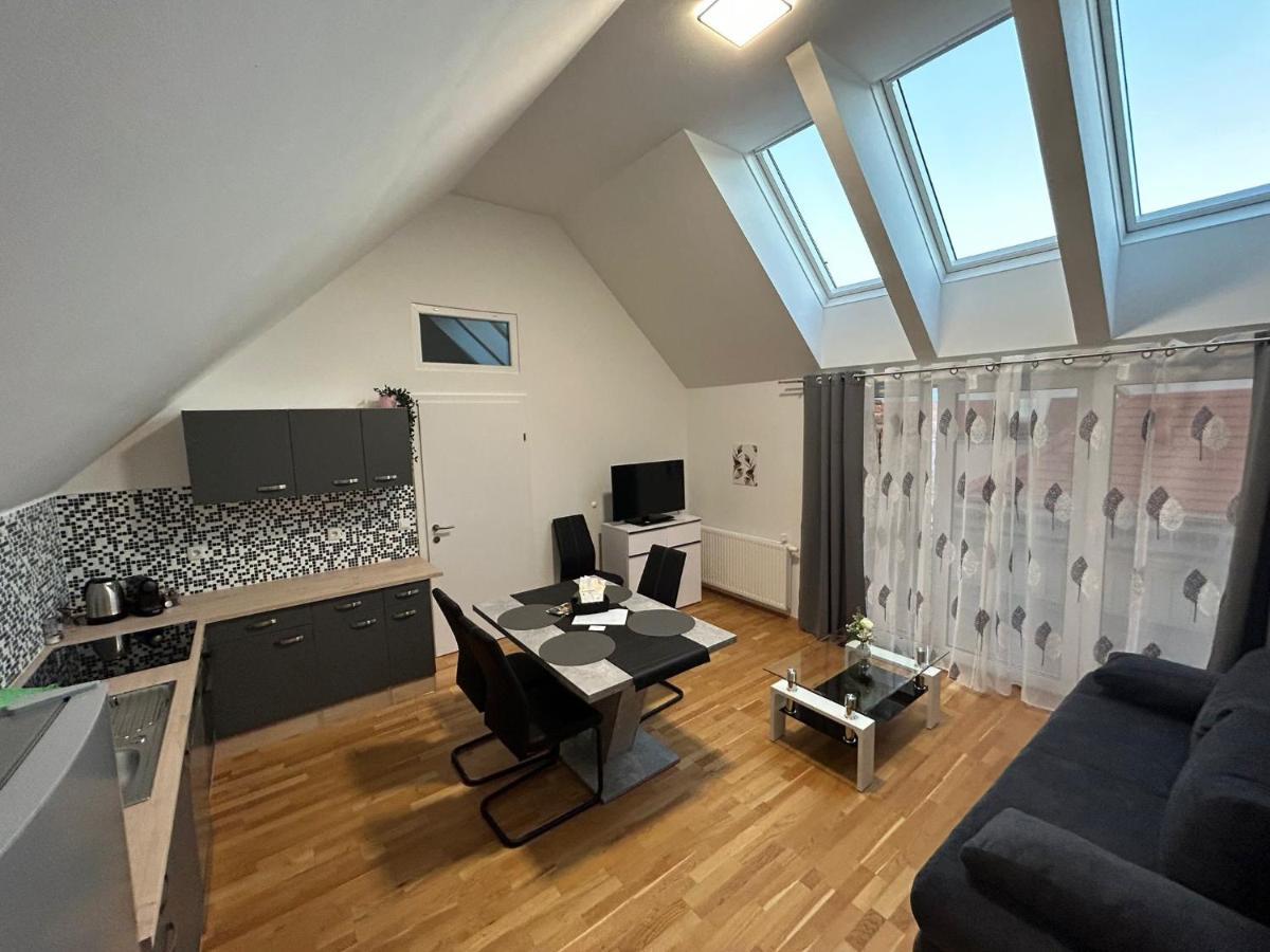 Paky Appartements 00323 Bruck an der Leitha Eksteriør bilde